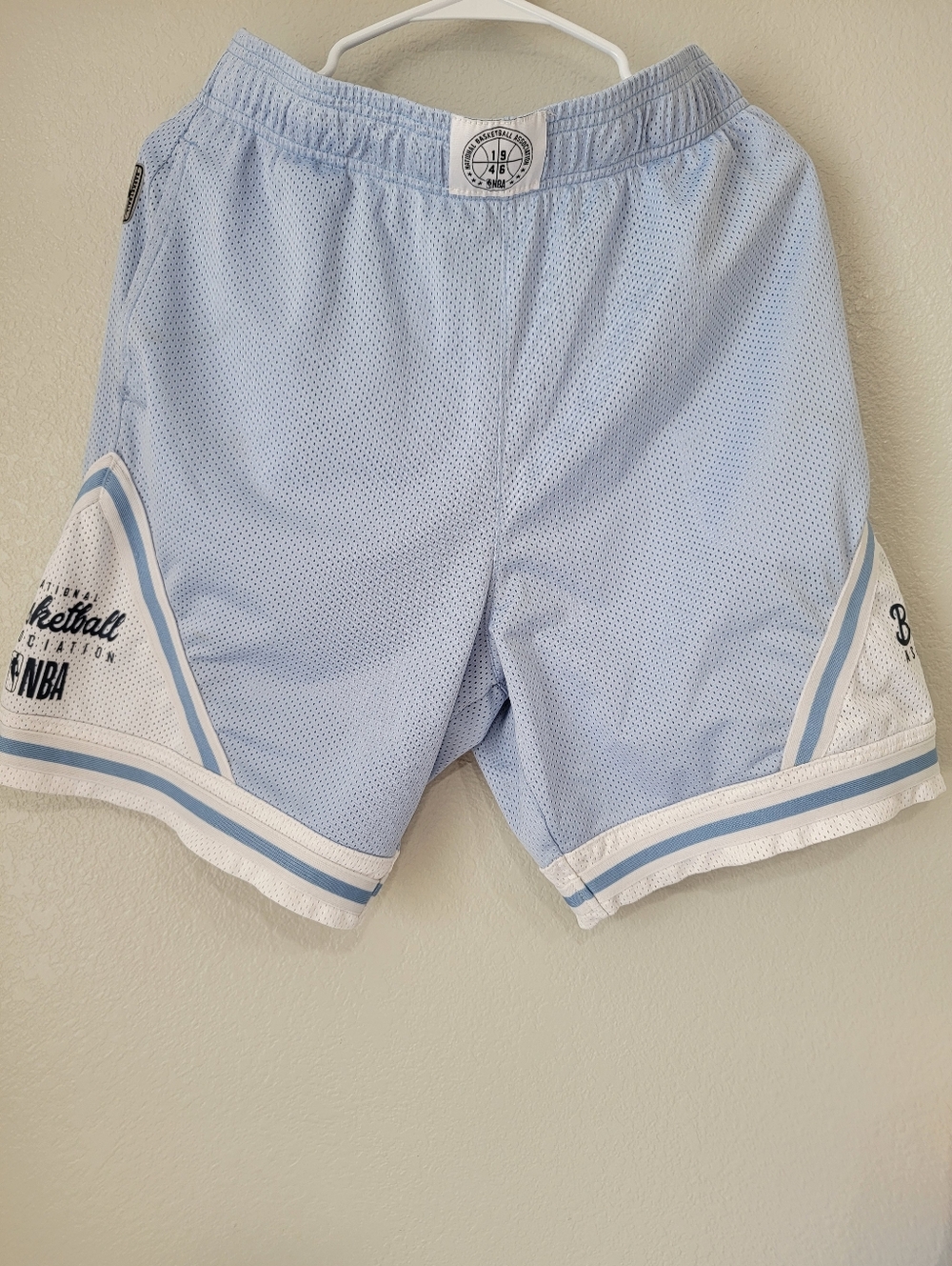 NBA Men Basketball Shorts Light Blue White Size M Mesh Athletic 1946 Logo